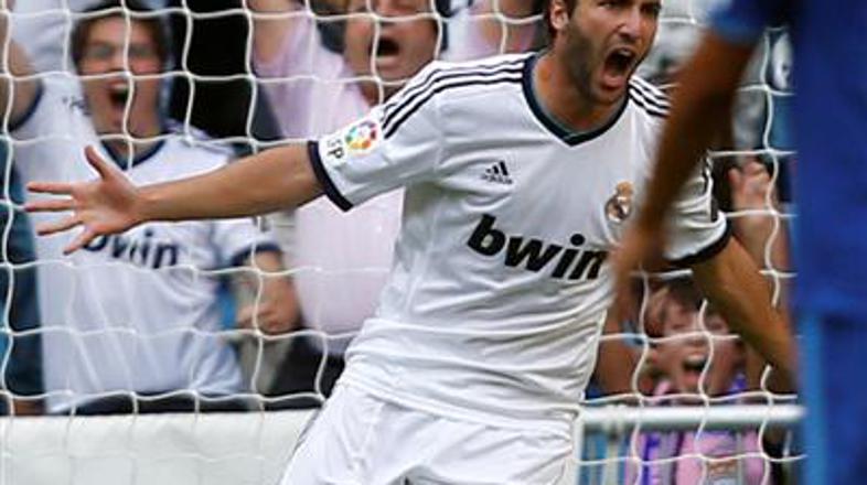 real madrid valencia higuain