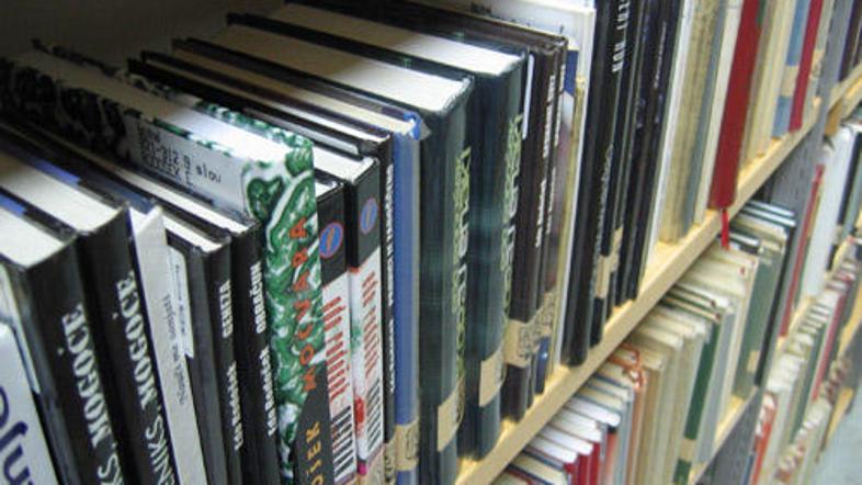 Mestna knjižnica Ljubljana je za začetek projekta Knjiga na vlaku prispevala 400