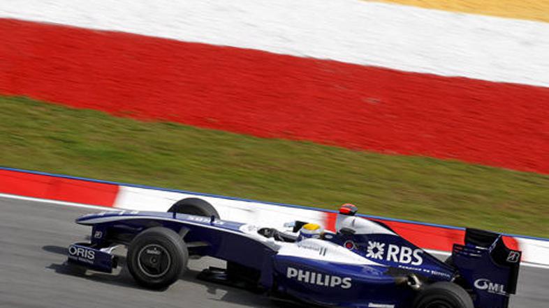 Vsi razen Ferrarija in Tora Rossa, tudi najhitrejši na treningih Rosberg, uporab