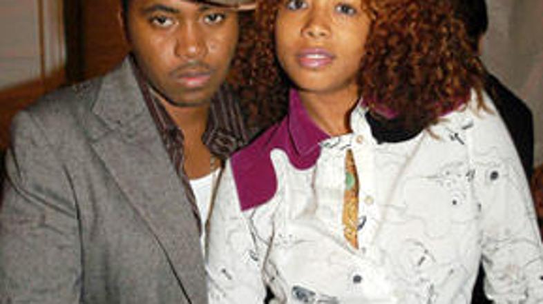 Nas je zavrnil Kelisino zahtevo za preživnino.