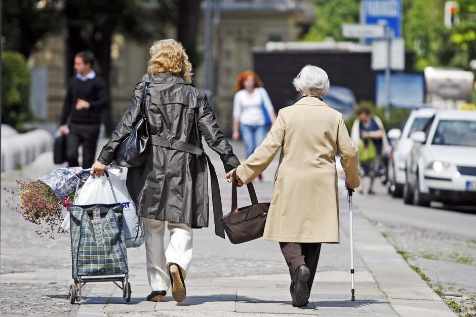 starejši ženski starost | Avtor: Saša Despot