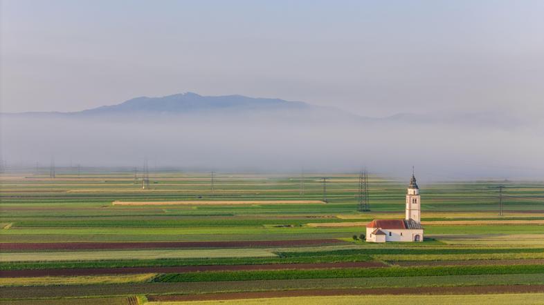 Vreme pokrajina Slovenija, sorško polje, cerkev