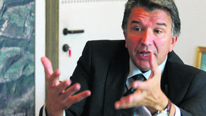 “Povsod me bolj cenijo kot doma,” ugotavlja Klokočovnik, kirurg, ki bo del konce