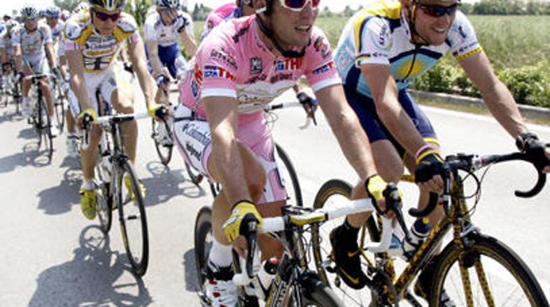 Mark Cavedish v družbi Lancea Armstronga