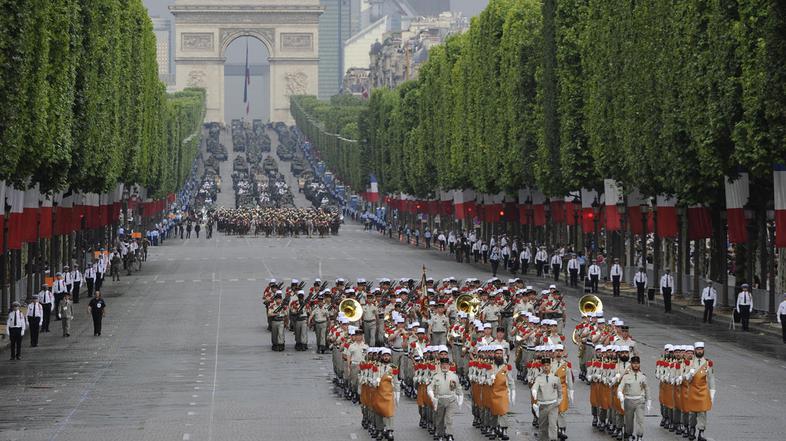 Pariz, proslava, 14. julij 2010, Nicolas Sarkozy, Elizejske poljane