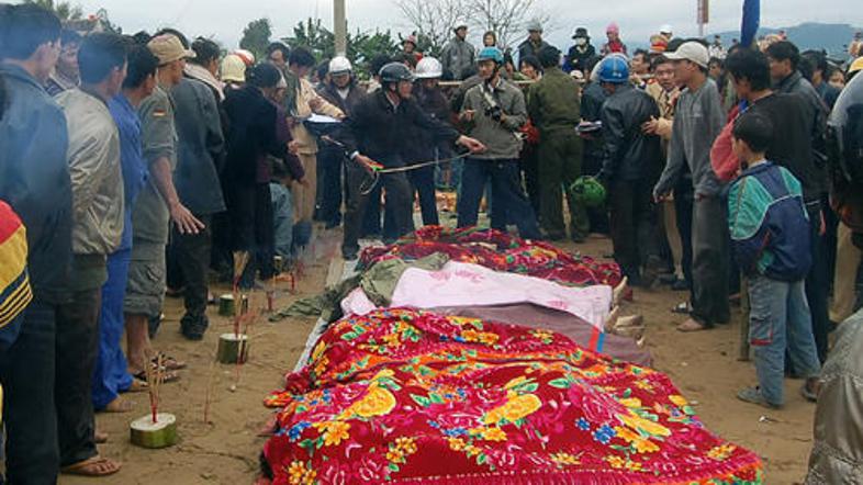 Potniki so bili namenjeni po nakupih.