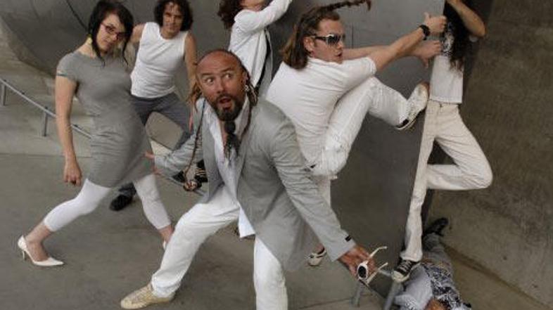 V sredo, 13. aprila, bo tla Cvetličarne zatresla multikulturna skupina Kultur Sh