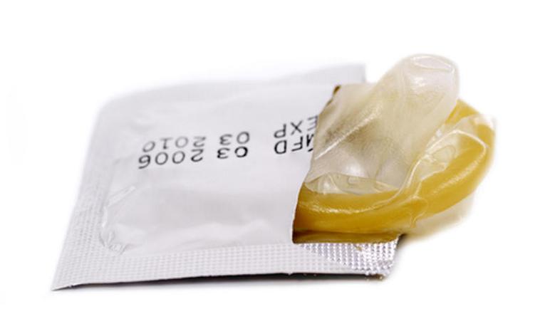 Študentska organizacija želi z razdeljevanjem brezplačnih kondomov preprečiti ta