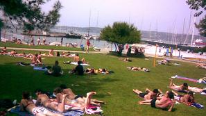 Plaže bodo ta konec tedna polne. (Foto: Nataša Ručna)