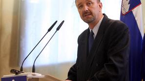 Ciljni datum referenduma o arbitražnem sporazumu je 6. junij, je potrdil Balažic