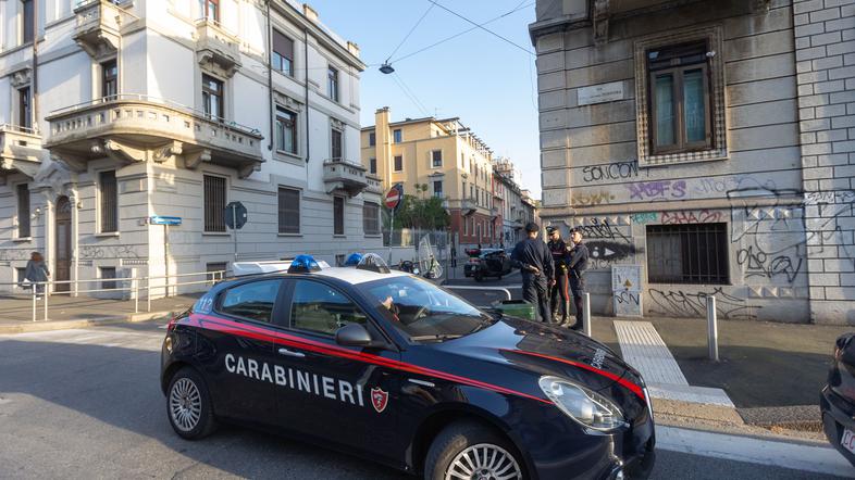 Karabinjerji - fotografije je simbolična