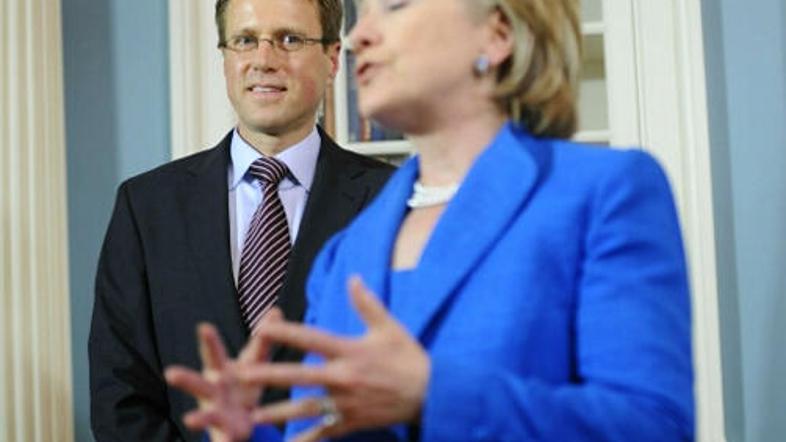 Samuel Žbogar je po pogovoru s Hillary Clinton dejal, da ZDA ne pritiskajo na Sl