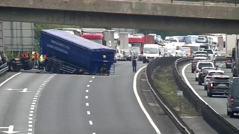 Prometna nesreča na primorski avtocesti