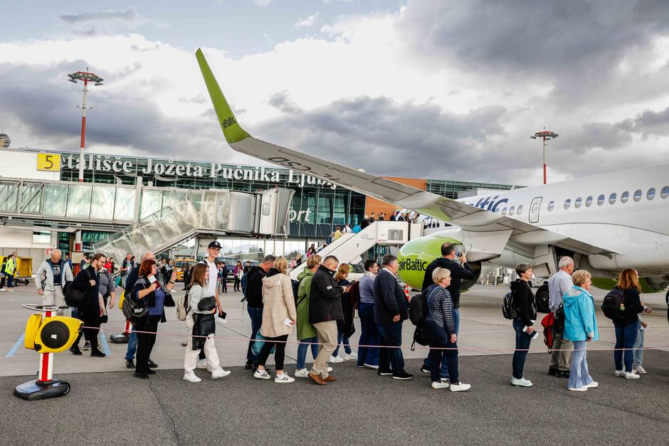 prvi let letalske družbe Airbaltic z Letališča Ljubljana | Avtor: Saša Despot