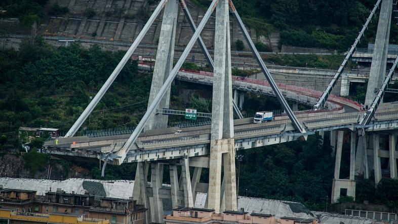 Genova, zrušen viadukt