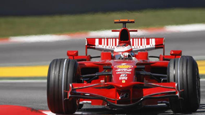 Kimi Räikkönen je z 1:21,813 osvojil pole position za nedeljsko VN Španije.