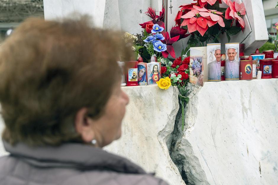 sveče papež Frančišek Vatikan Rim | Avtor: Profimedia