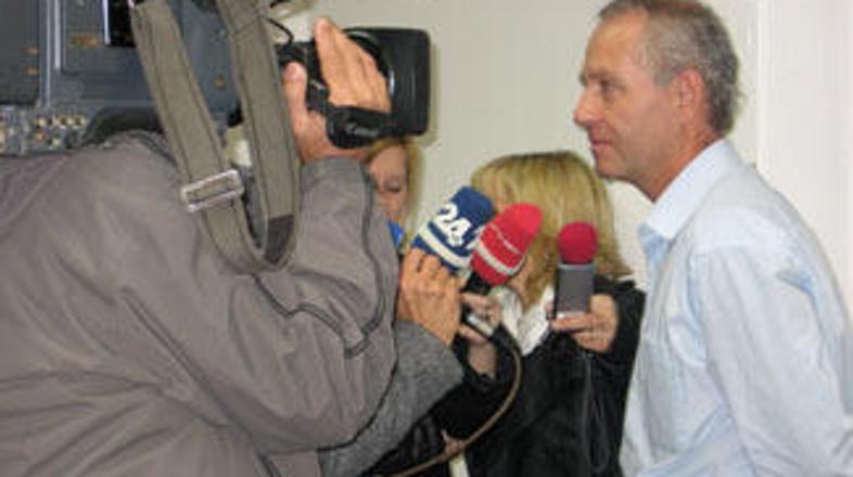 Delavci niso bili zadovoljni s pojasnili, kako je lahko za svetovalne storitve o