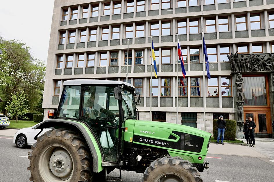 protestni shod kmetov v središču prestolnice