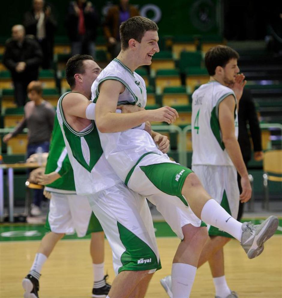 zlatorog laško hemofarm omić | Avtor: ABA