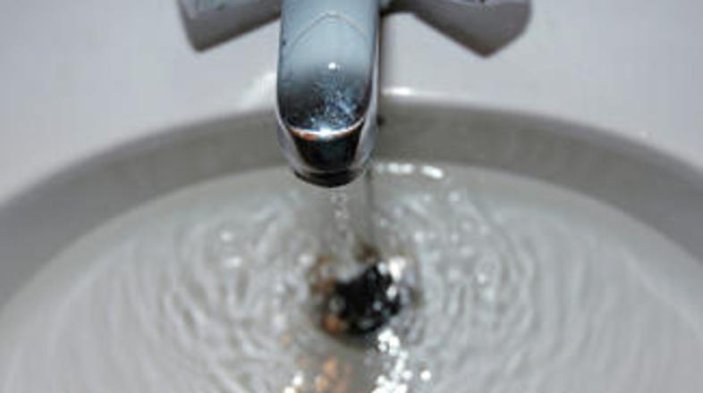 Voda v Piranu še vedno ni pitna.