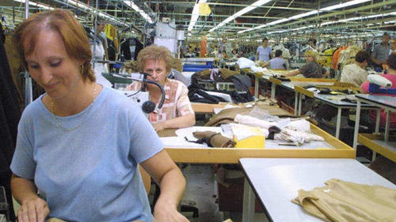 Koliko delavk bo še ostalo brez službe?