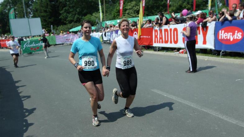 Če želite visokoresolucijsko fotografijo, nam pošljite elektronsko sporočilo na 