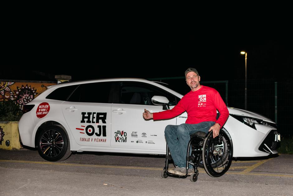 Heroji furajo v pižamah | Avtor: Zavod VOZIM