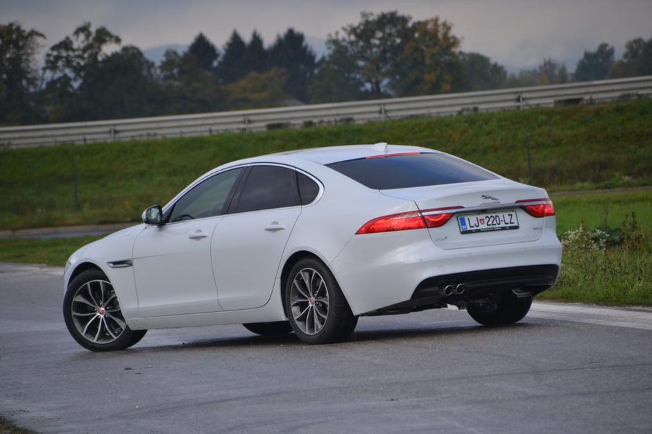 Jaguar XF | Avtor: Gregor Prebil