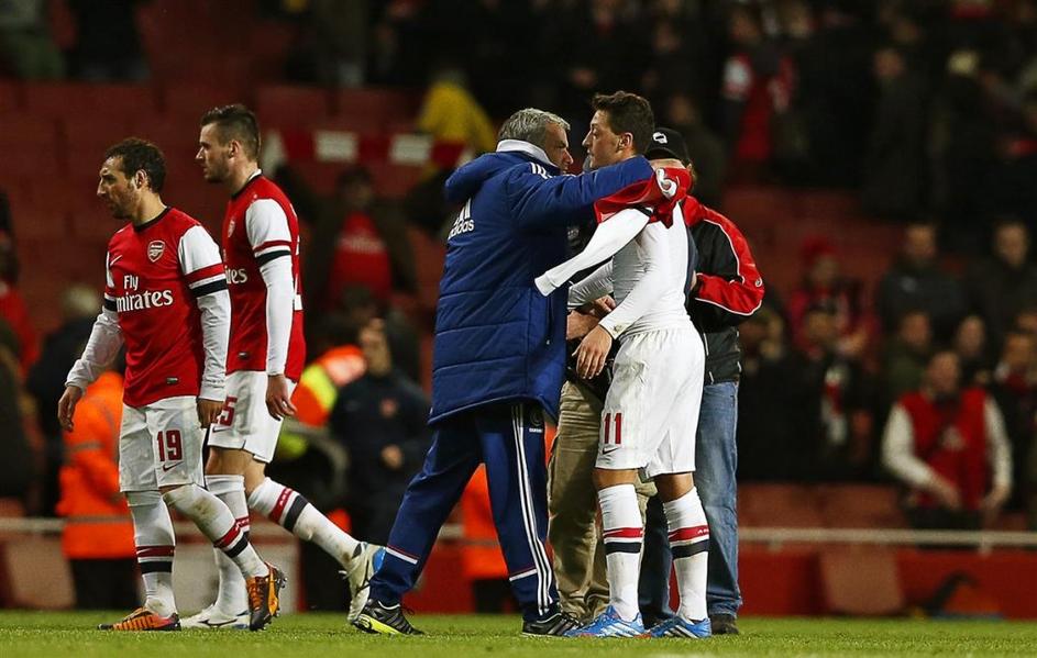 Özil Mourinho Arsenal Chelsea ligaški pokal Capitol Capital One Cup