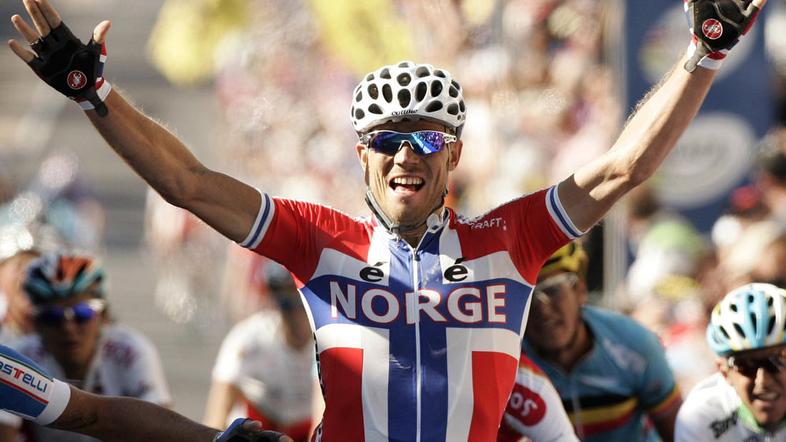 Norveški kolesar Thor Hushovd je na SP na cestni dirki zmagal pred Dancem Mattij