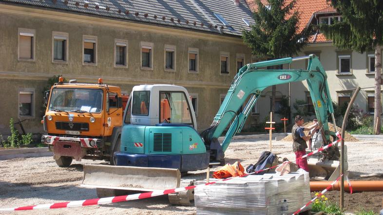 Dela na Župančičevi so v času lepega vremena prejšnji teden hitro napredovala. (