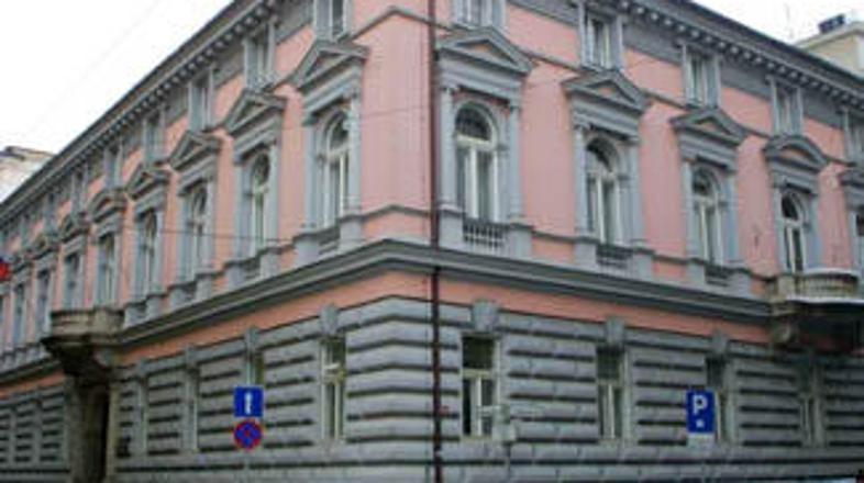 Stavba ustavnega sodišča bo verjetno kmalu dobila nove sile.