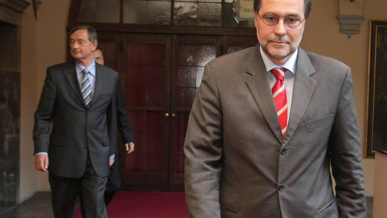 Po zadnjih javnomnenjskih anketah je Türk v vodstvu pred Gasparijem.