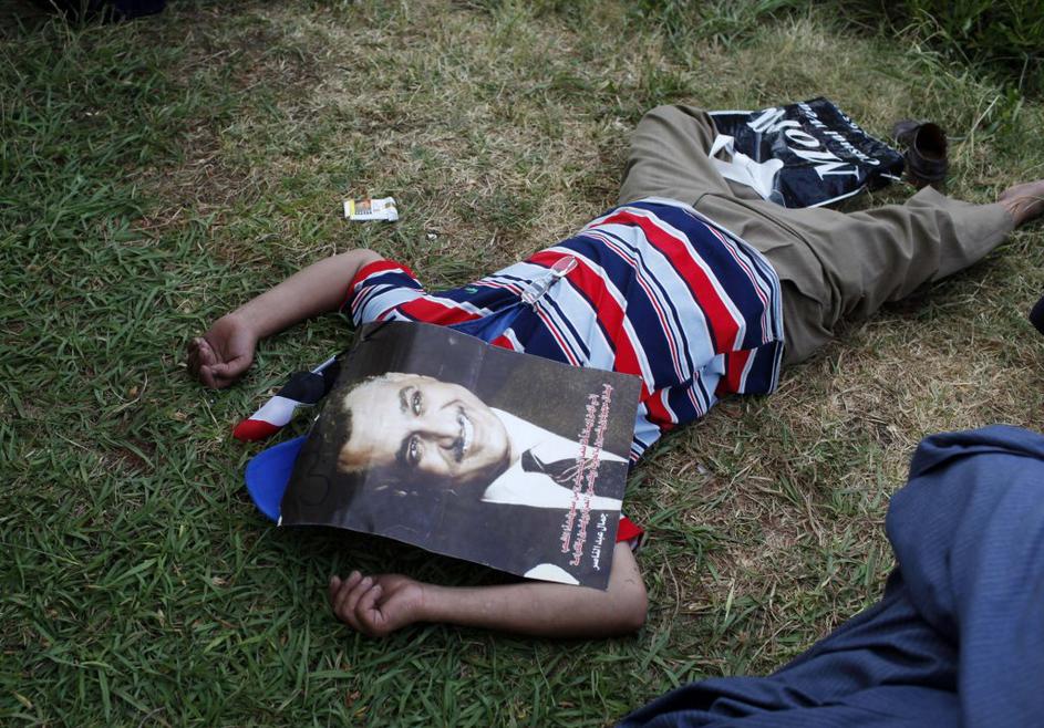 Prvi protesti proti novemu predsedniku Egipta