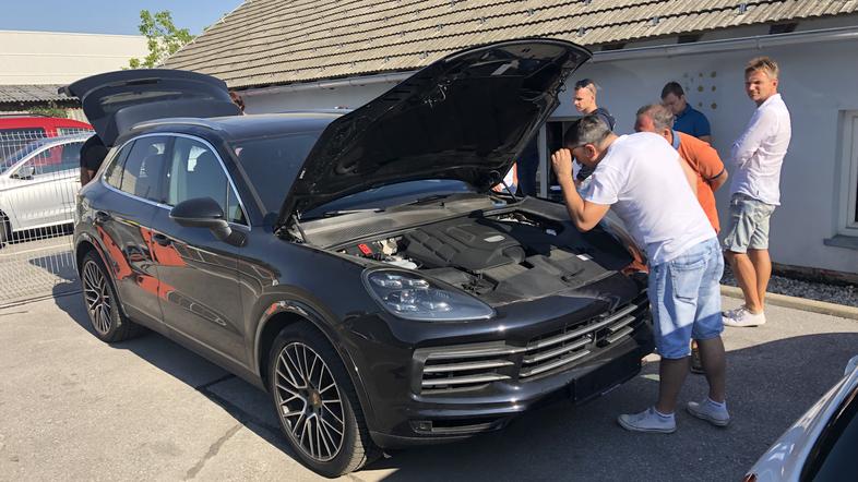 Dražba porsche cayenna