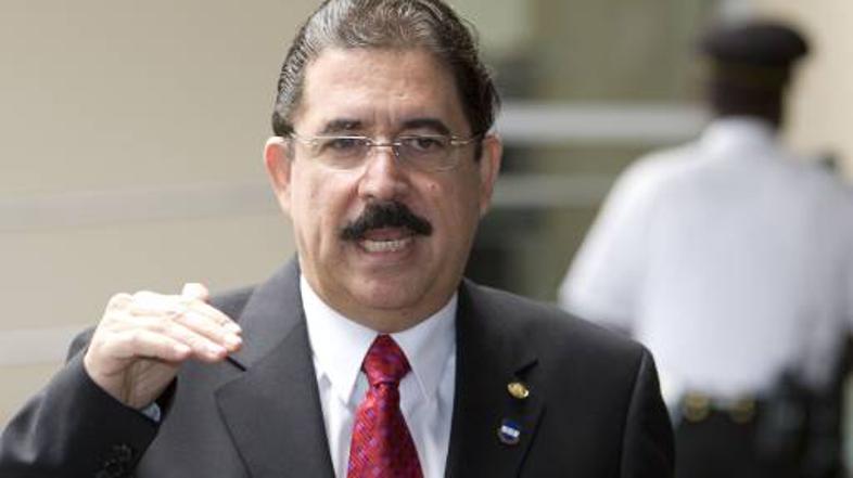 Manuel Zelaya se je za zdaj odpovedal vrnitvi v domovino za vsako ceno.