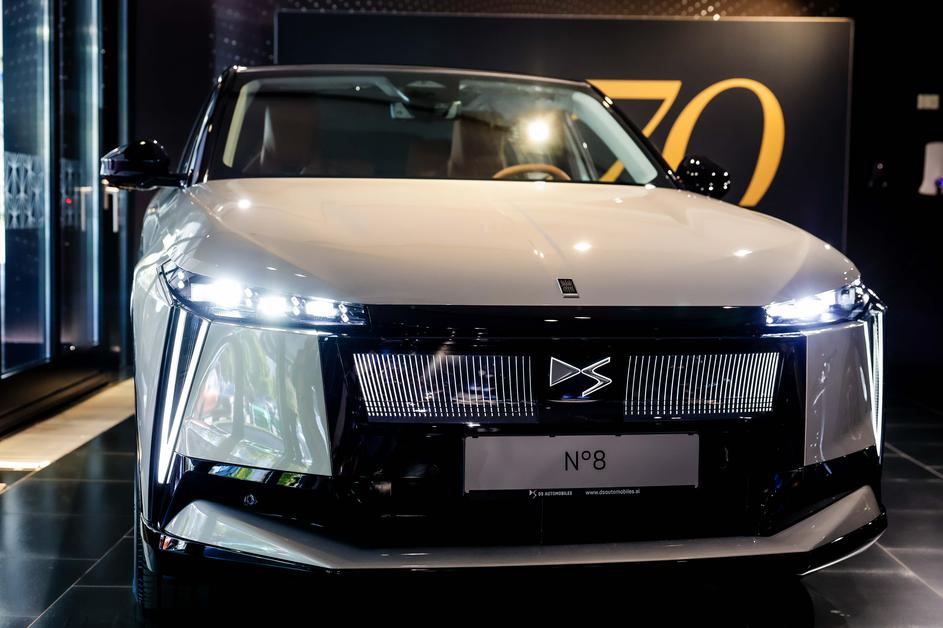 predstavitev DS N°8 in DS N°4