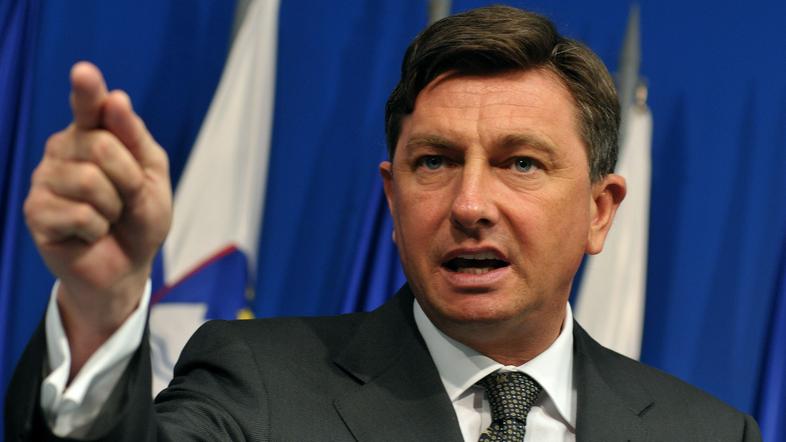 Borut Pahor ni skrival jeze nad zadnjimi potezami vladnih PR-služb. (Foto: Anže 