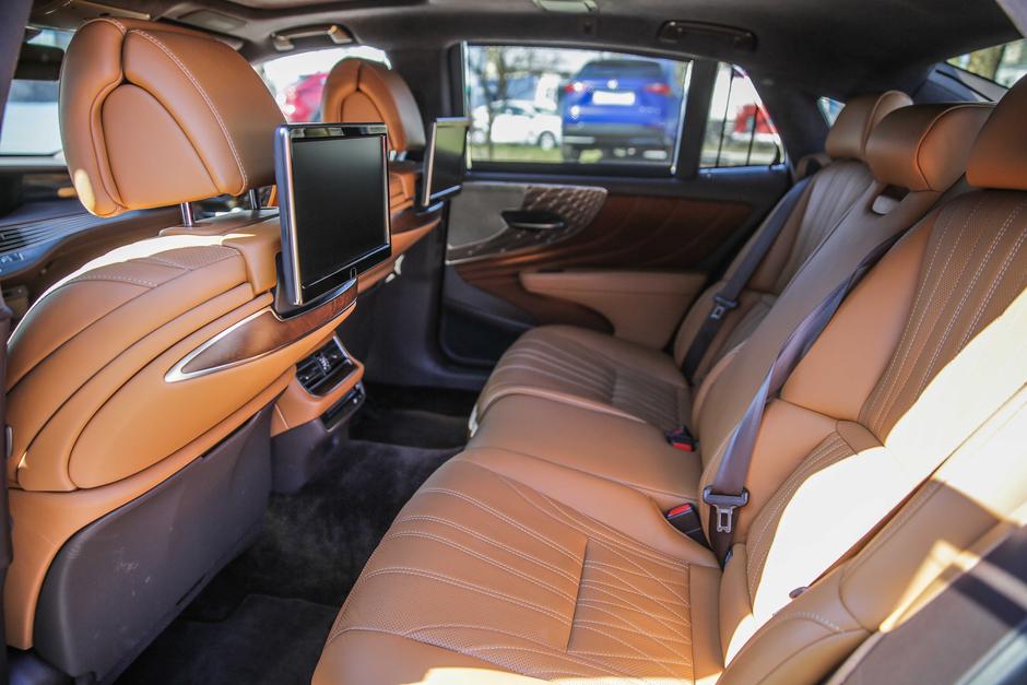 Lexus LS | Avtor: Saša Despot