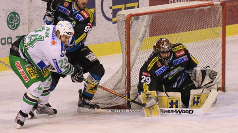 Olimpija se bo v velikem finalu lige Ebel pomerila s Salzburgom.