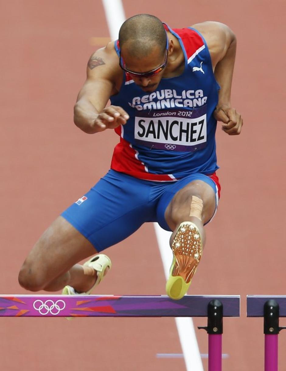 felix sanchez 400m z ovirami london 2012 | Avtor: EPA