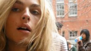 Čez deset let si Pejić želi posvojiti po enega otroka z vsake celine in se z nji