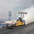 Tony Schumacher in njegov U.S. Army Top Fuel drag dirkalnik.