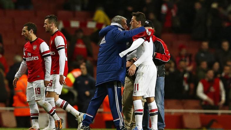 Özil Mourinho Arsenal Chelsea ligaški pokal Capitol Capital One Cup