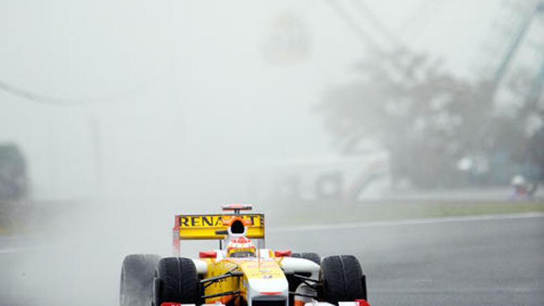 Alonso bo z Renaultom odpeljal še tri dirke. Za slovo si želi odličnega rezultat