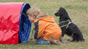 Pes in otrok