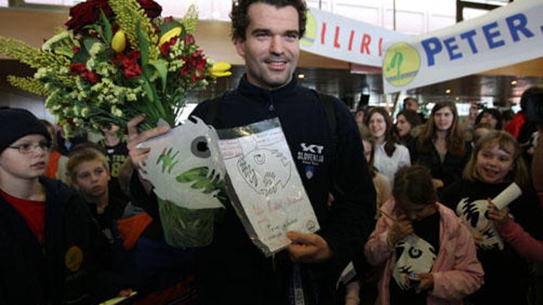 Peter Mankoč je na letališču doživel lep sprejem.