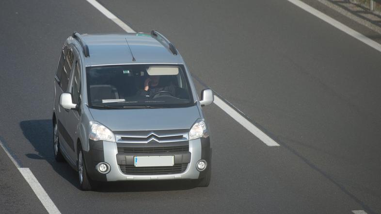 telefoniranje med vožnjo