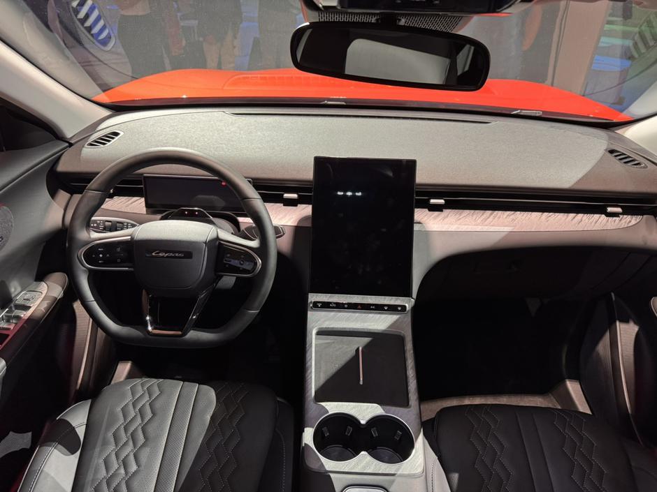 Lepas L06 | Avtor: Andrej Leban